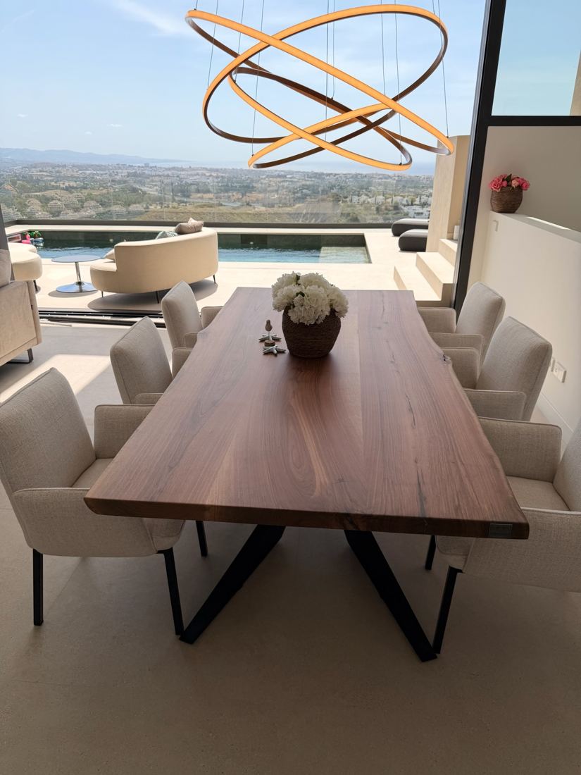 Dining room and pool view